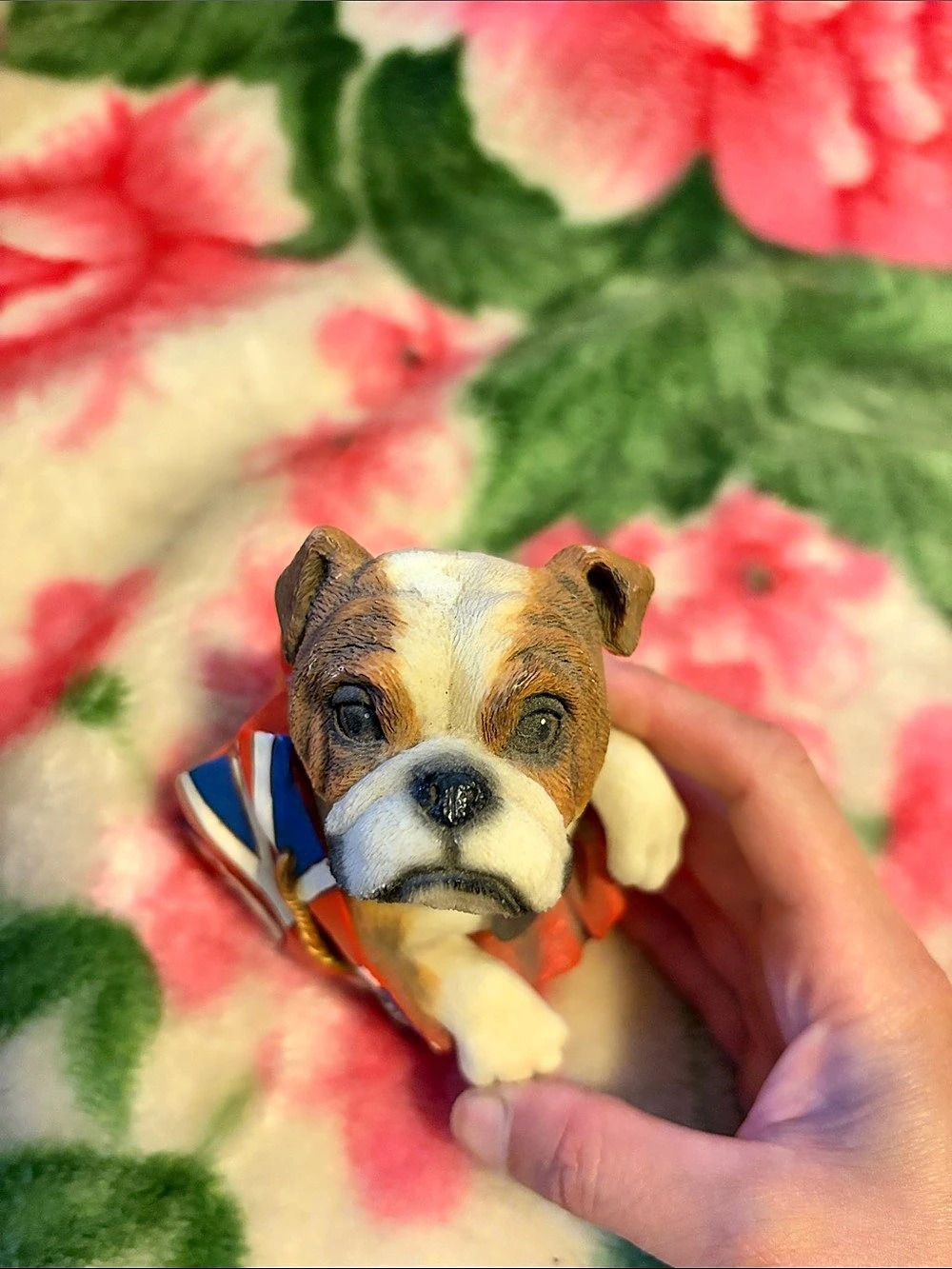 The Leonardo Collection Winston Bulldog Figurine Red & White Decor